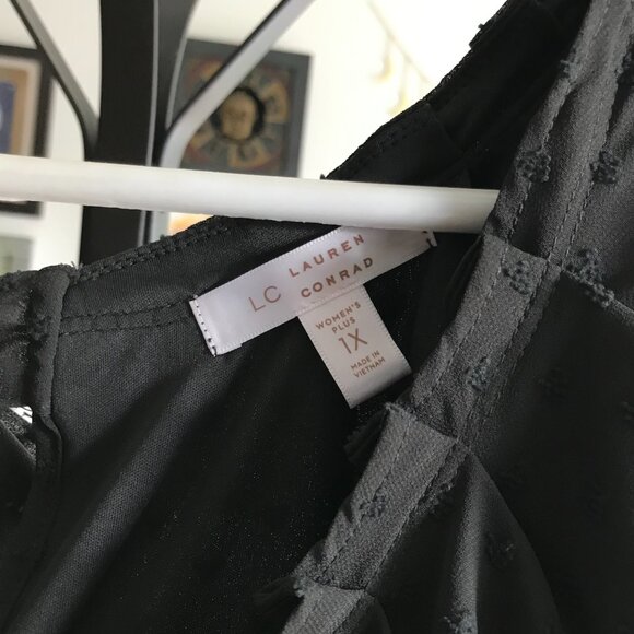 LC LAUREN CONRAD size 1X Dark Gray Swiss Dot Chiffon Tunic Peasant Blouse Top - Picture 5 of 5